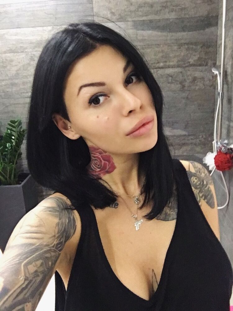  Moldova Noua,   , 36 ,  