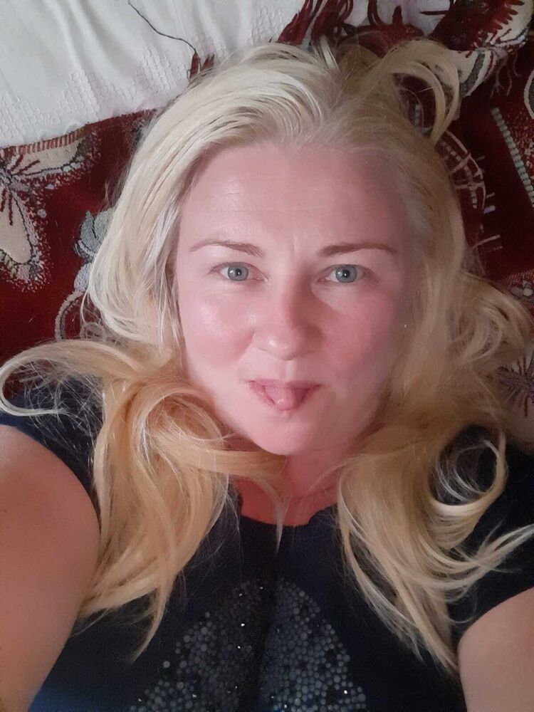  --,   Lora, 46 ,     , c 