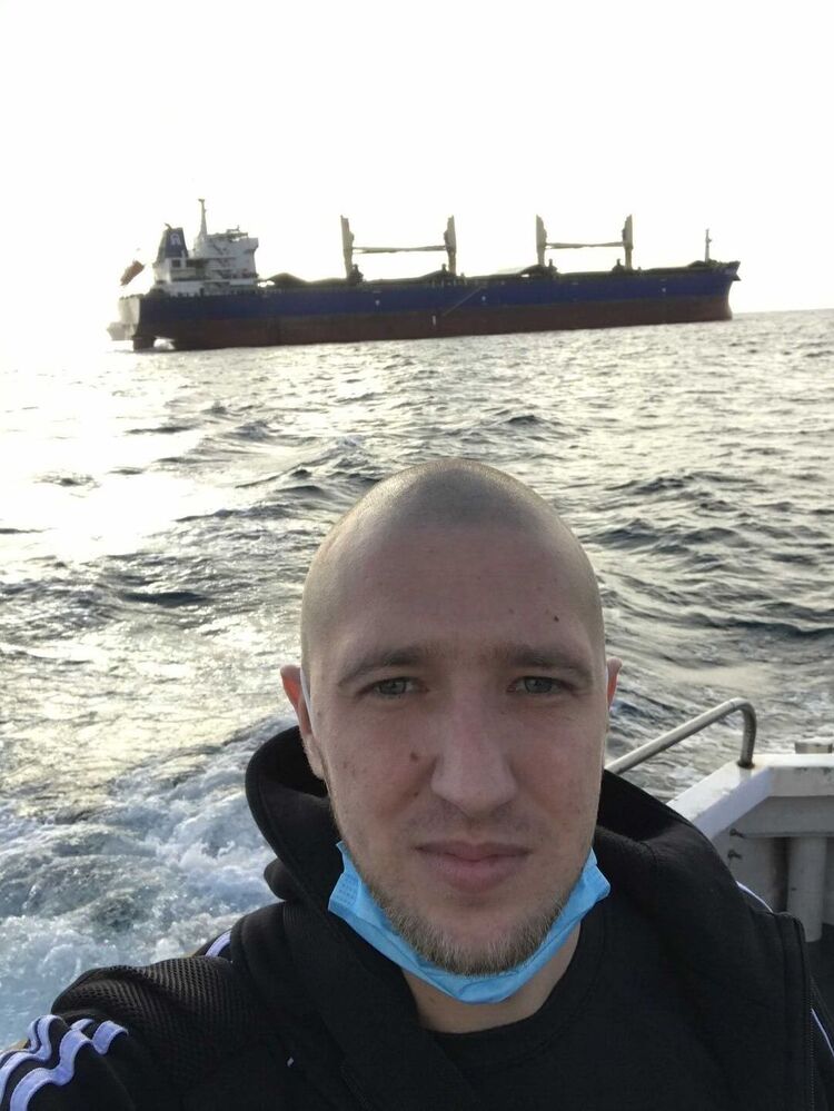  ,   Sergei, 32 ,   ,   , c 