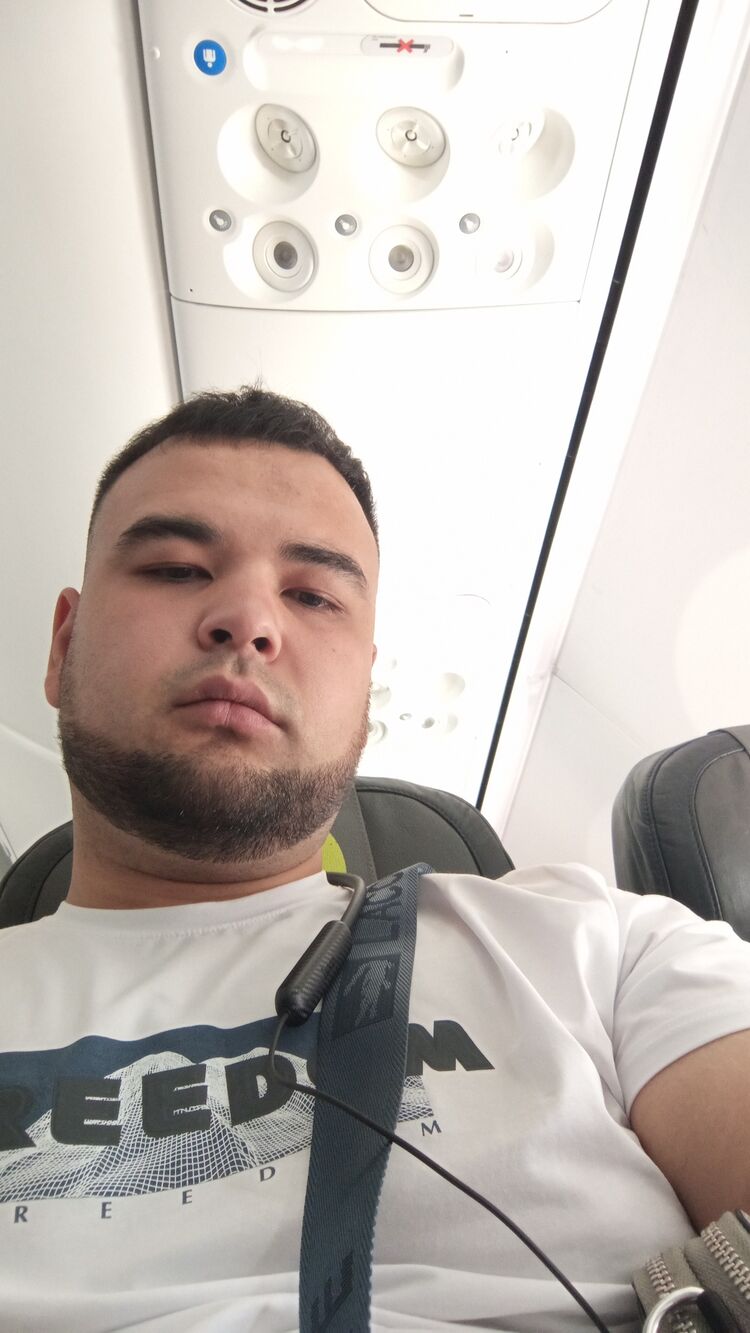  52538021  , 25 ,    -