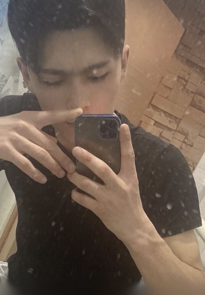  52069941  Erzat, 22 ,    -