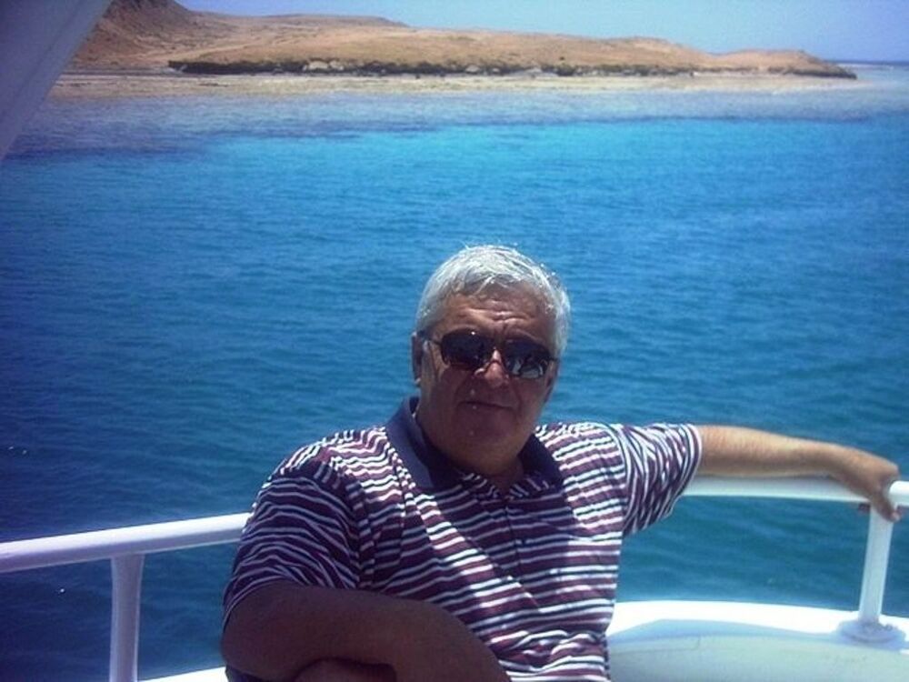  11253951  Tuncay, 60 ,    