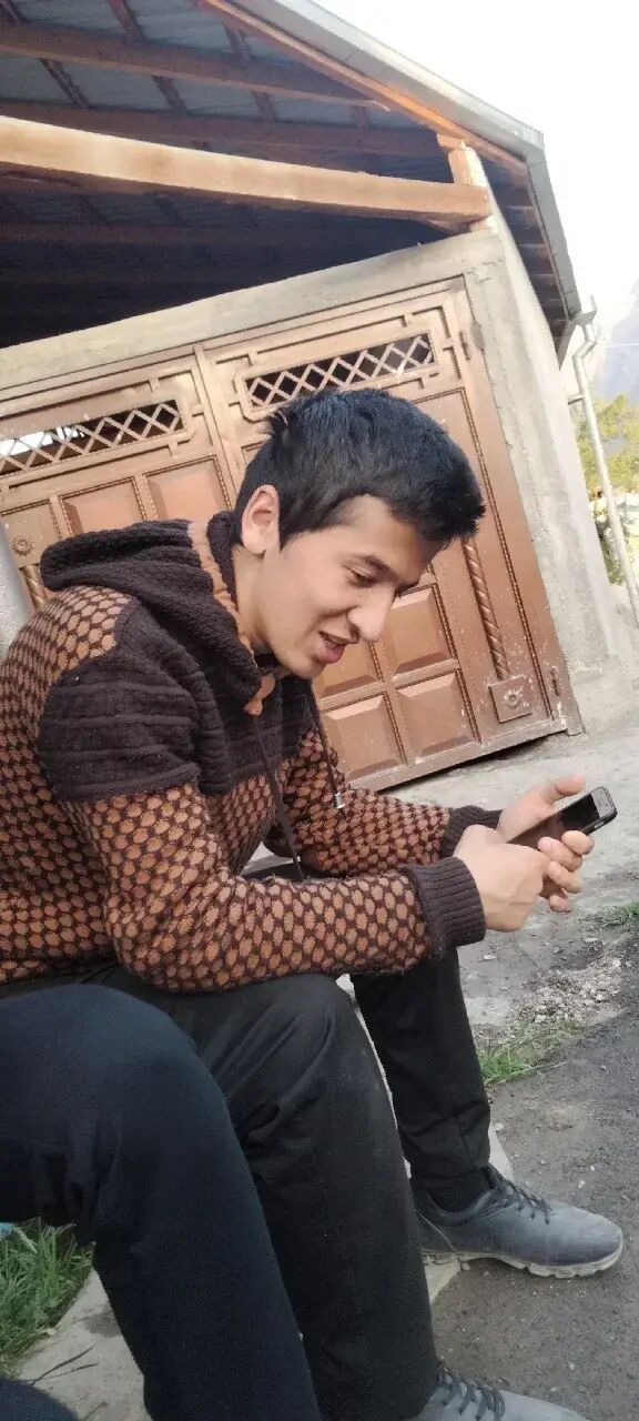  32566971  Shahbon, 22 ,    