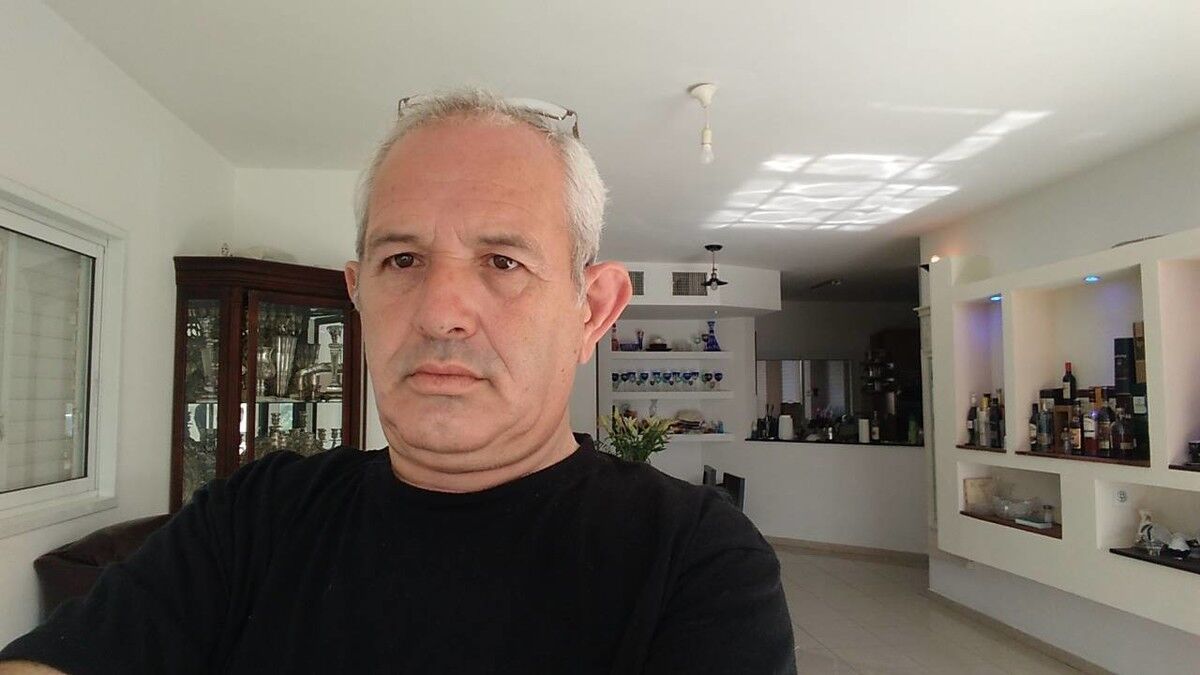  18337561  Mikey, 59 ,    Ramat Gan