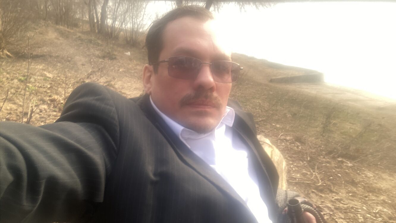  44805701  Andrej, 44 ,    