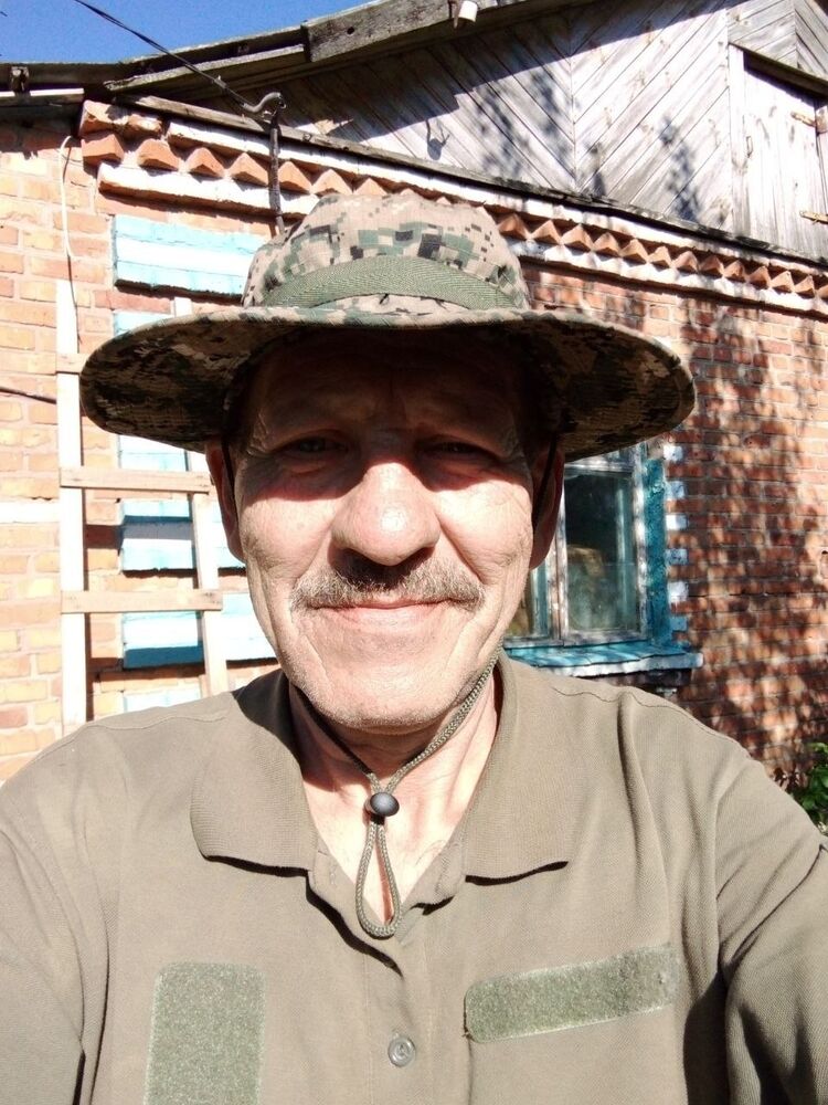  27360171  Sergej, 61 ,    
