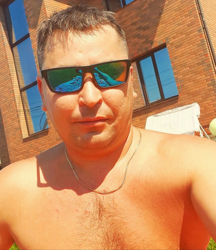  53275361  Roman, 39 ,    