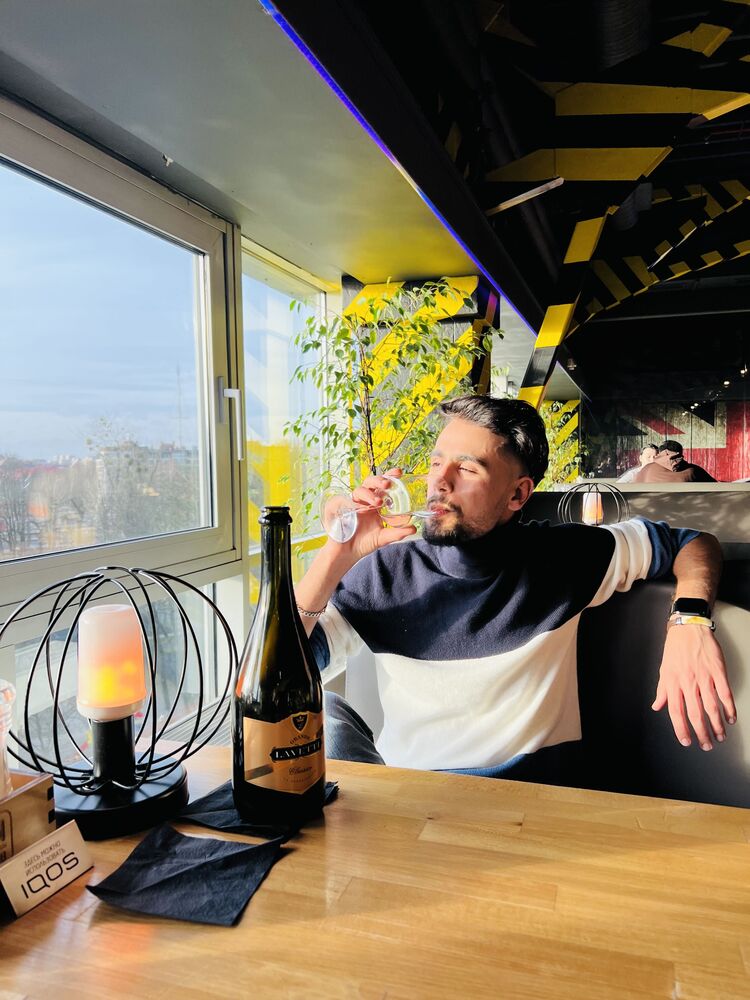  54095511  Jassem, 27 ,    