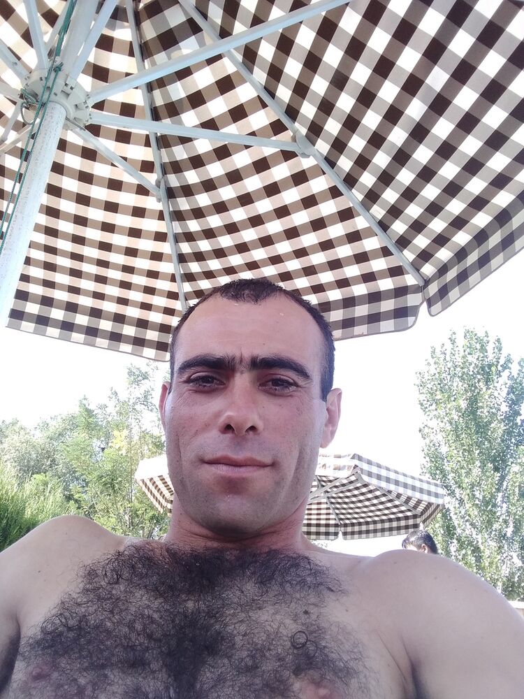  ,   Artur, 35 ,   ,   