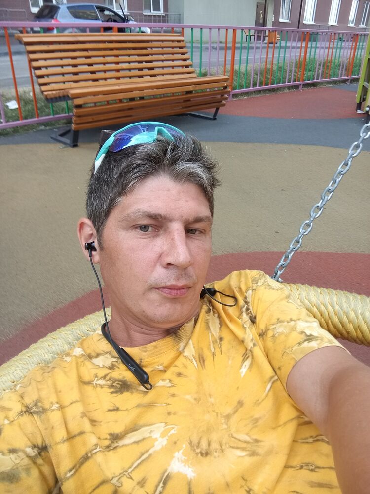  53300461  Sergei, 39 ,    