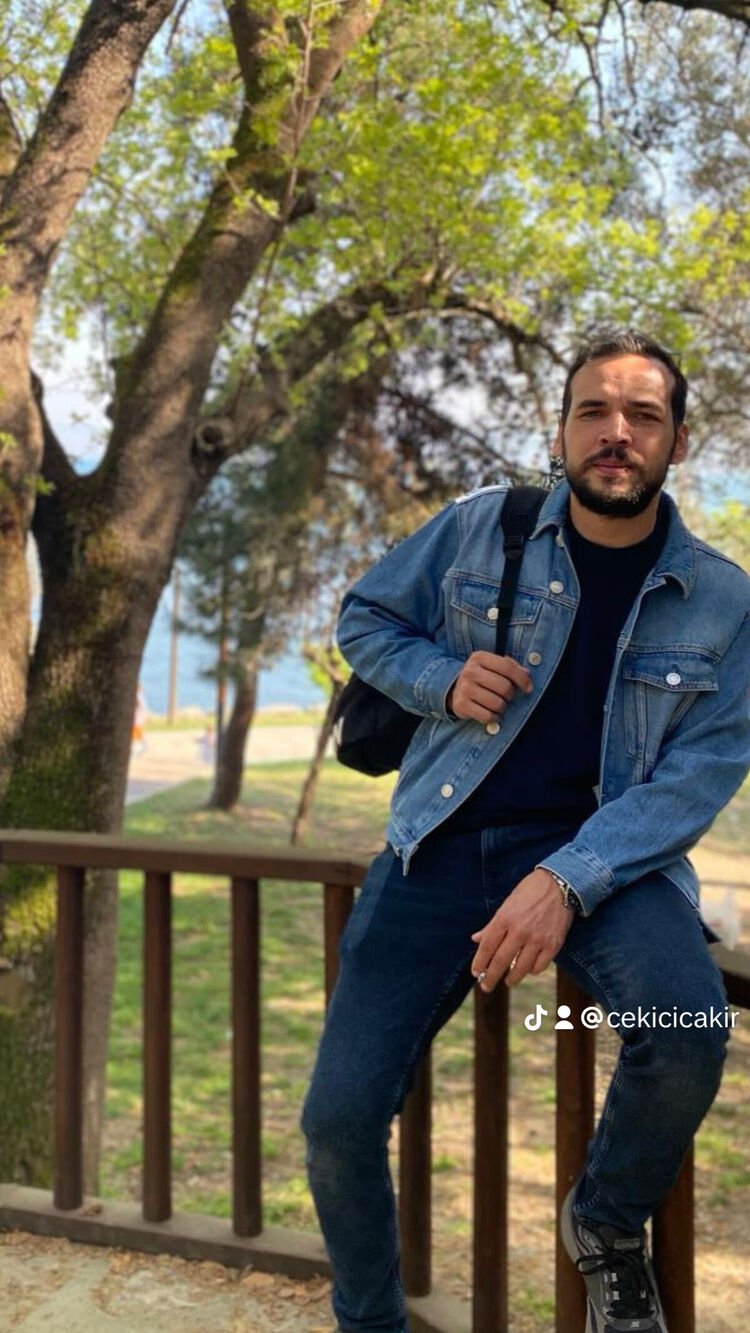  ,   Hakan, 34 ,   ,   