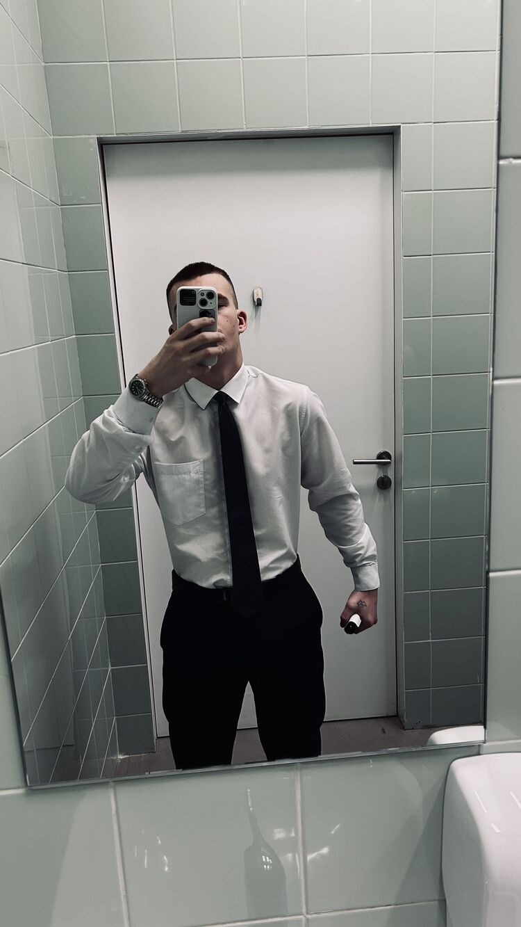  43037281  , 23 ,     