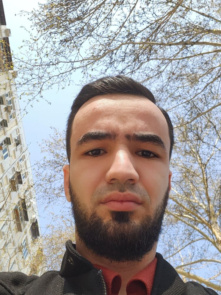  46629621  Qahramon, 26 ,    