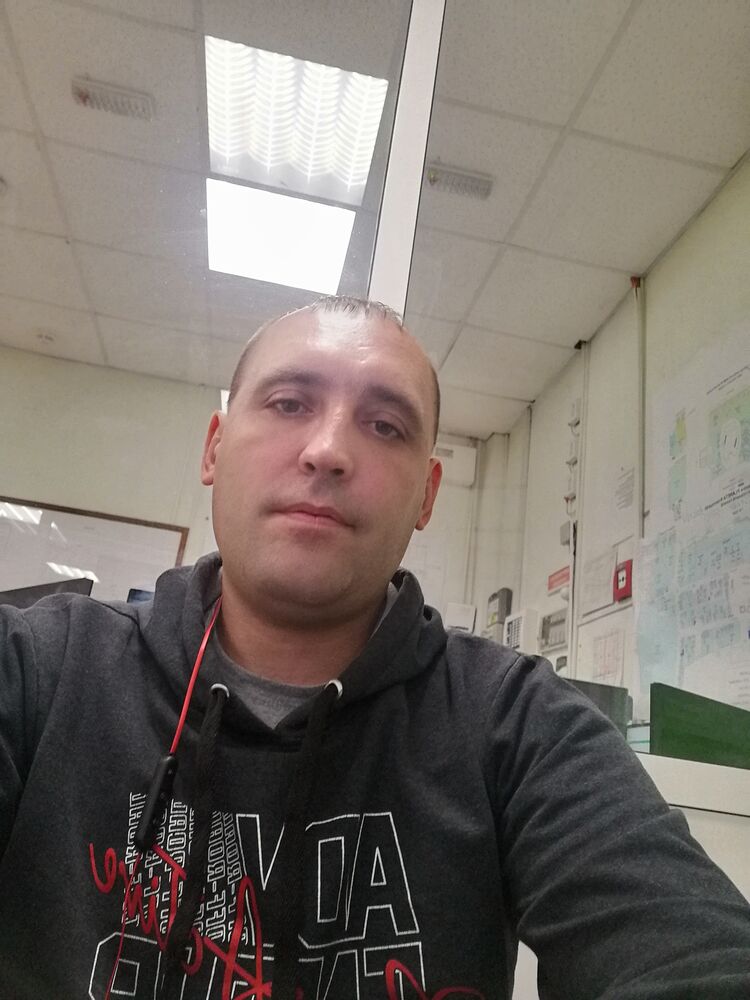  32102091  Alexsei, 37 ,    
