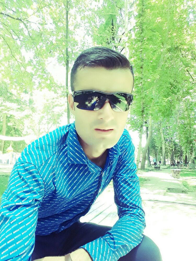  -,   Zoir, 32 ,   ,   , c 