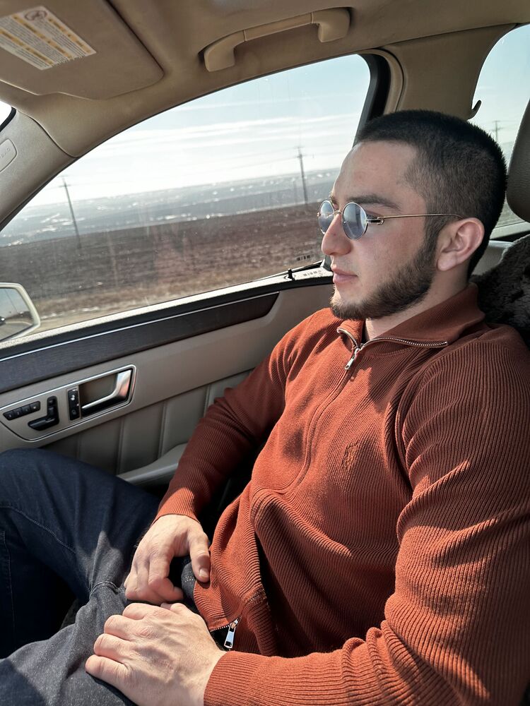  52909021  , 27 ,    -