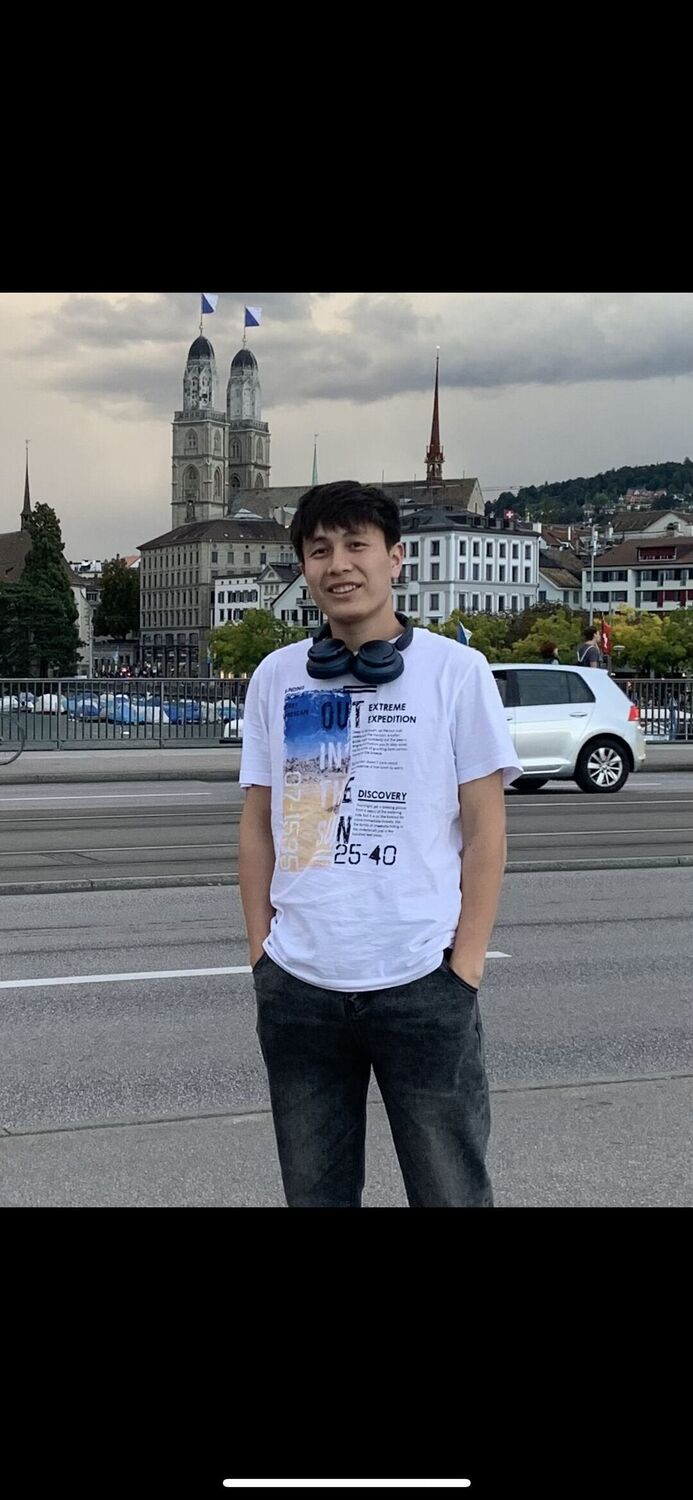  48853971  Daniel, 23 ,    -