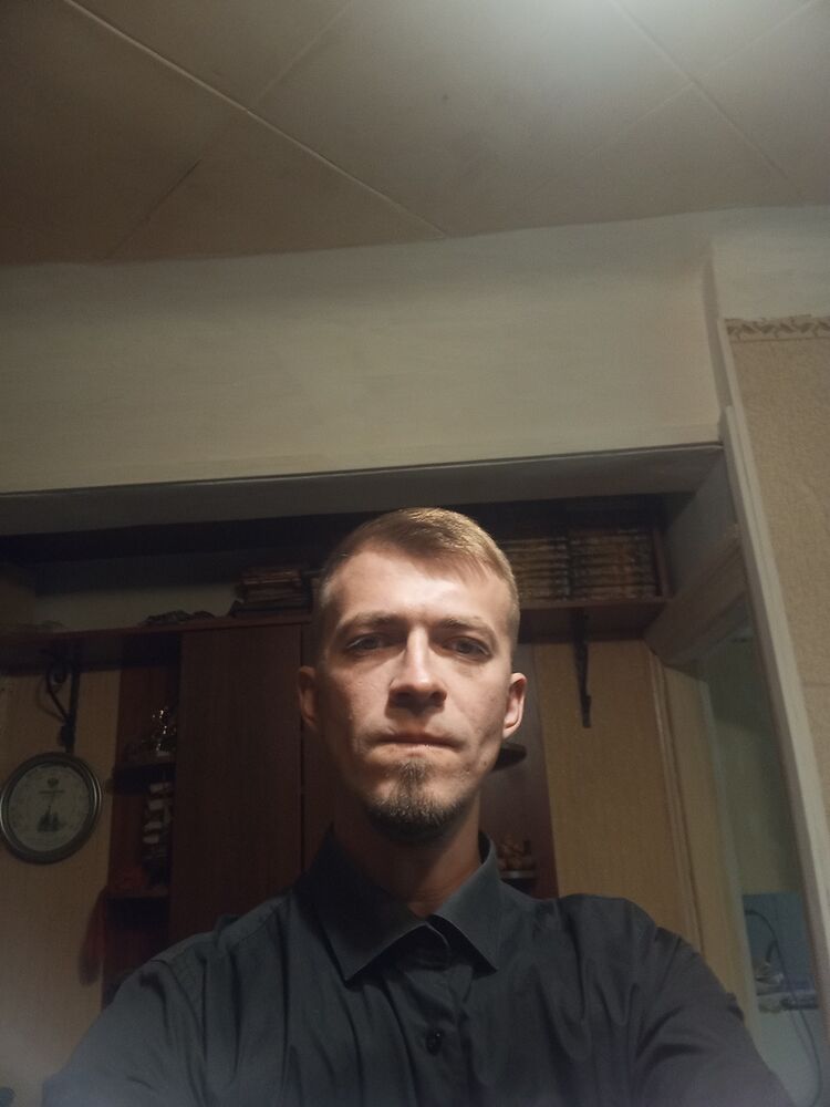  ,   Vlad, 32 ,   ,   