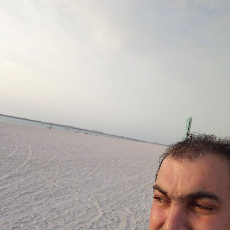  ,   Ali, 47 ,   