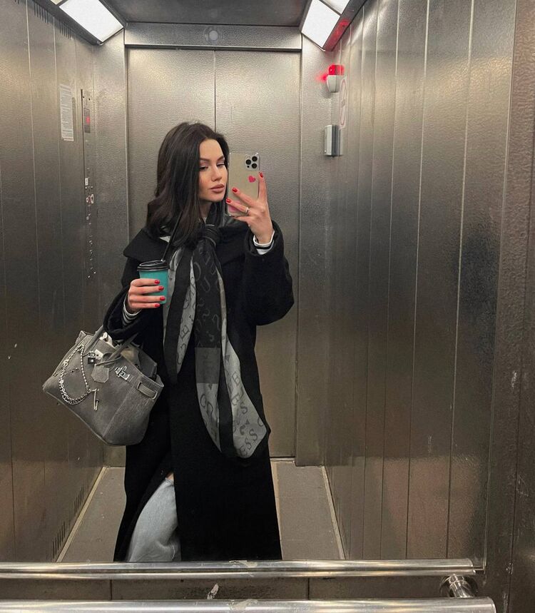  53783311  , 27 ,    Budva