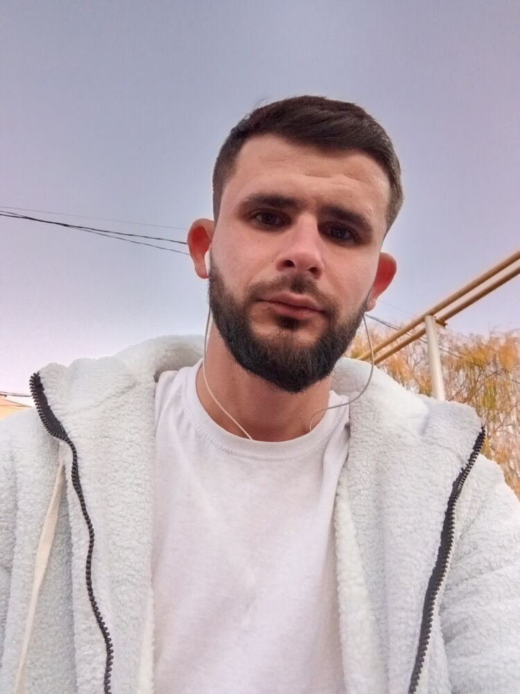  48749371  Alexander, 29 ,    