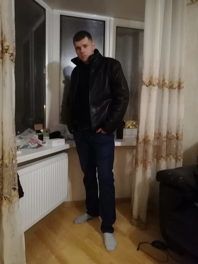  18259751  , 32 ,    