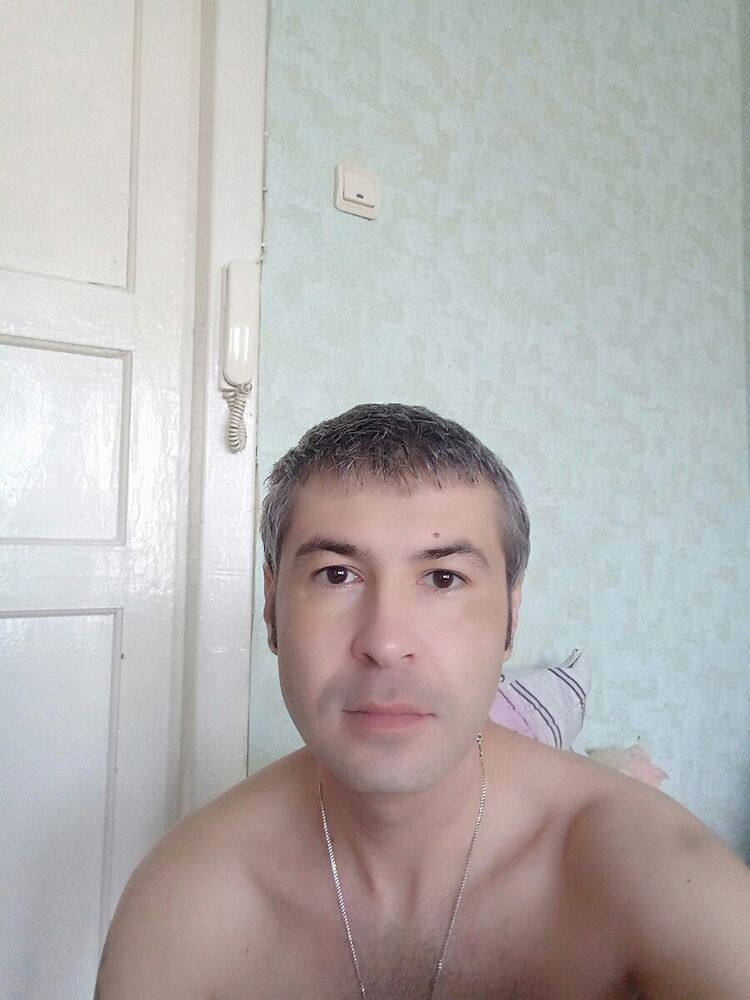  --,   Max, 37 ,   c 