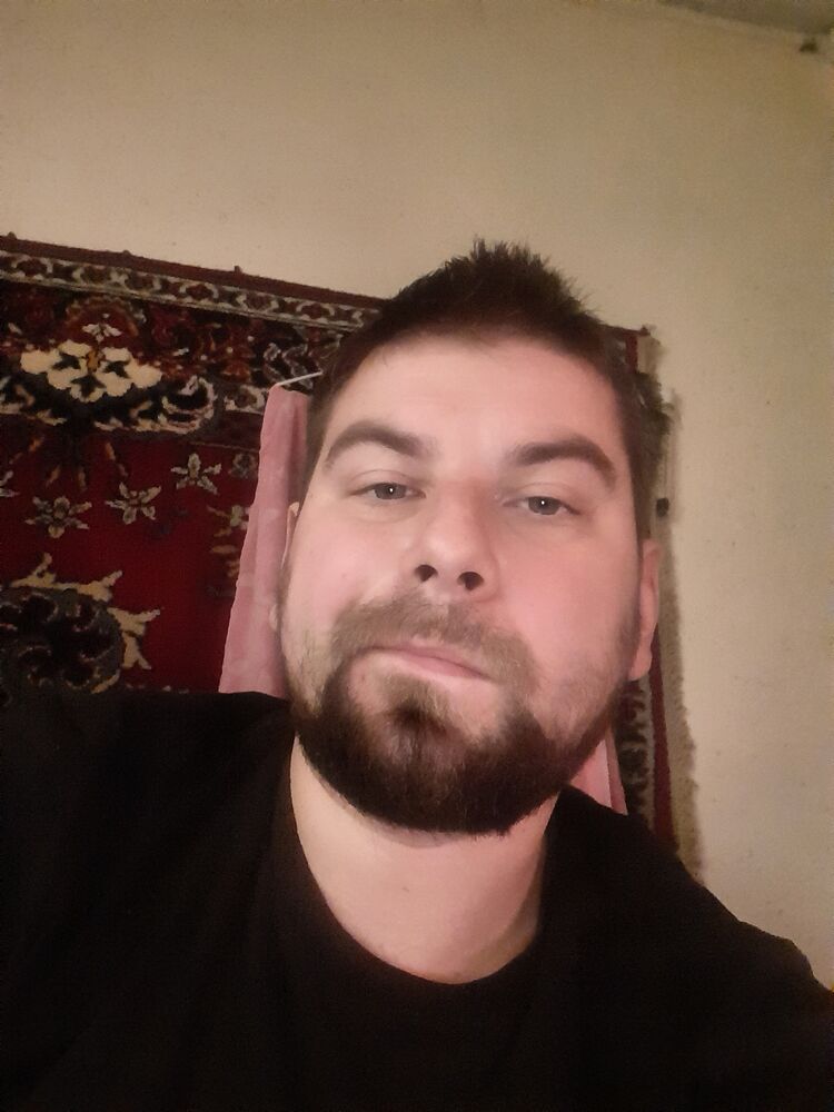  48532221  Viktor, 33 ,    -