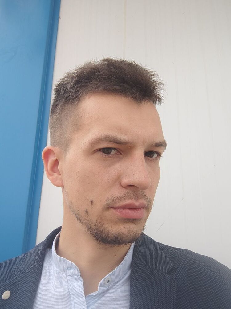  ,   Roman, 33 ,   ,   