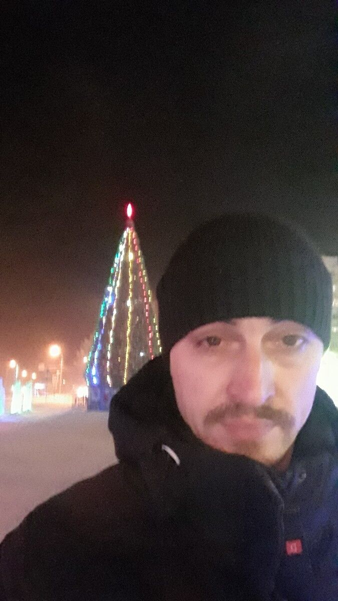  18542771  Denis, 38 ,    