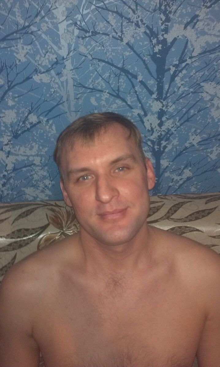 ,   Sergej, 45 ,   , 