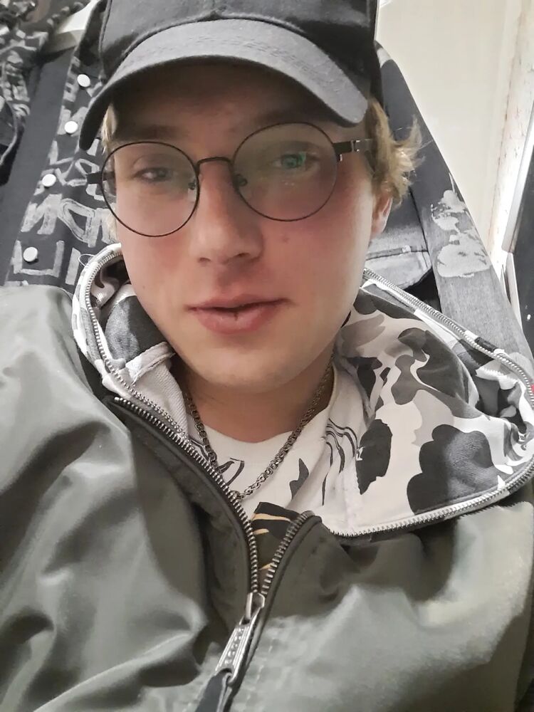  44063761  , 27 ,     