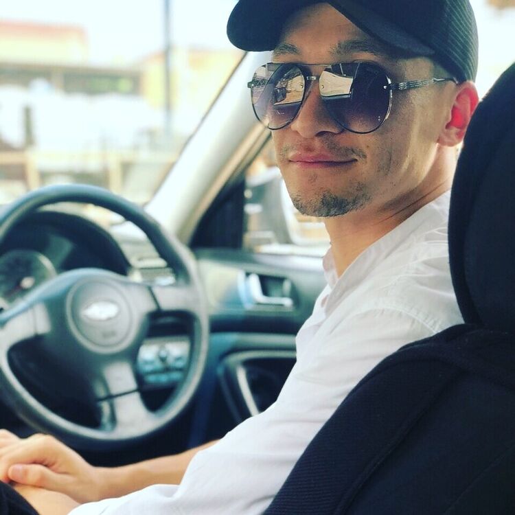  ,   Ali, 32 ,   ,   