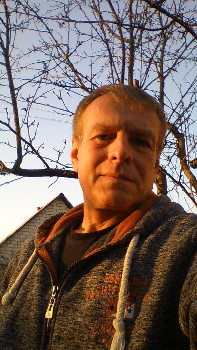  11031261  Ruslan, 57 ,    