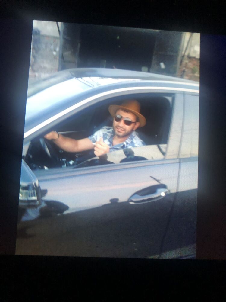  54751751  Vardan, 43 ,    