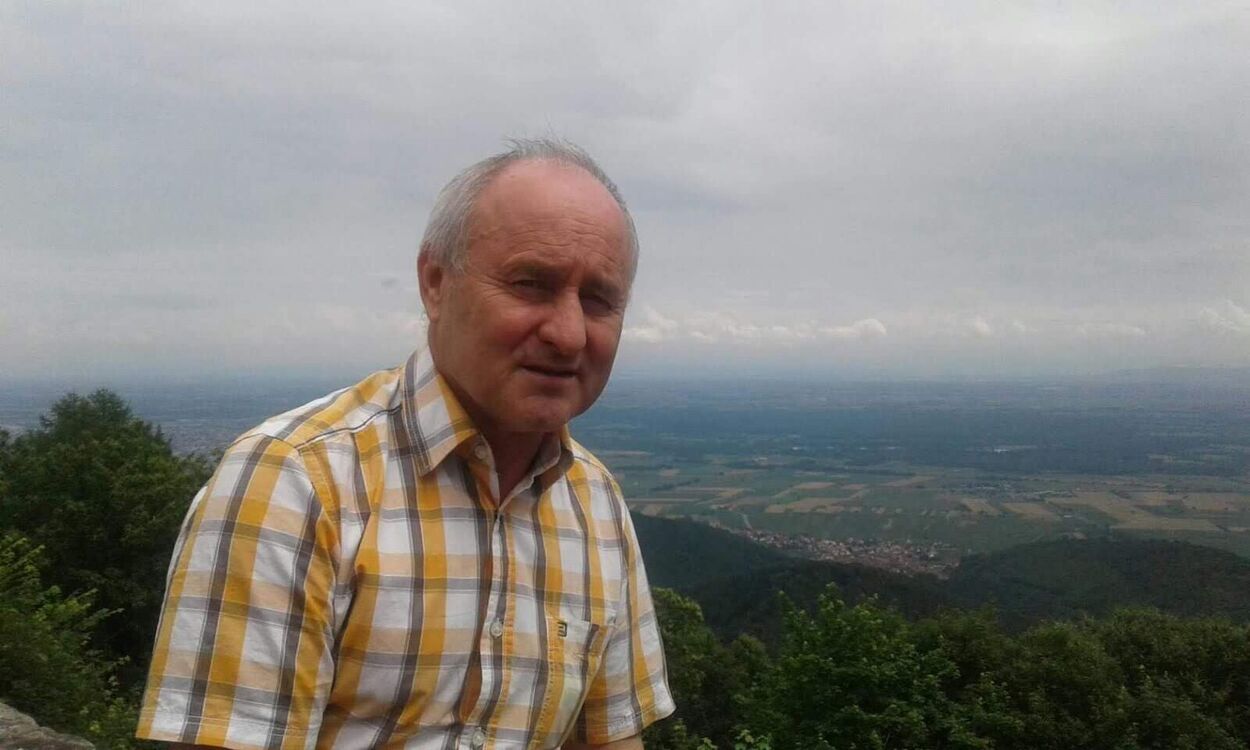  33913701  Nikolja, 72 ,    