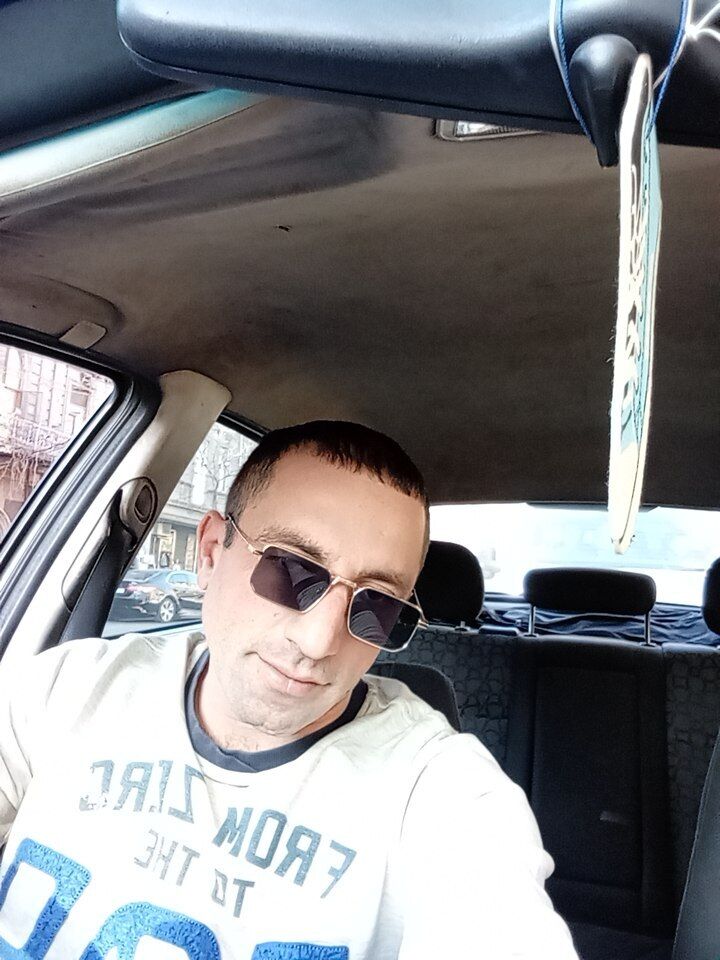  49700351  Narek, 34 ,    