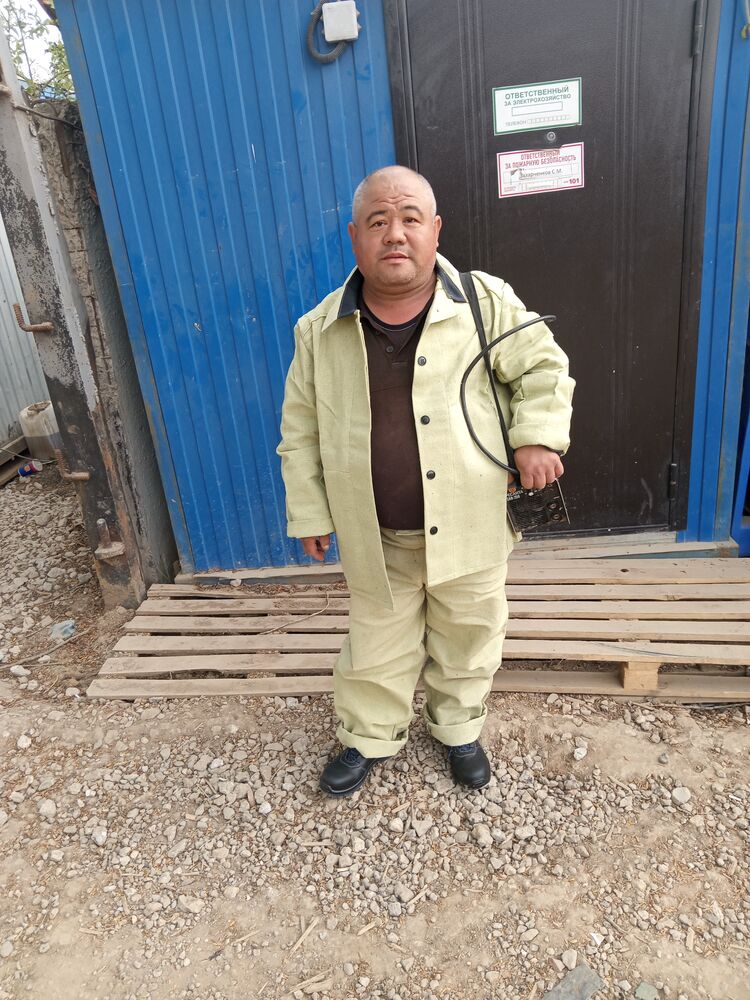  52196191  Azamjon, 45 ,    