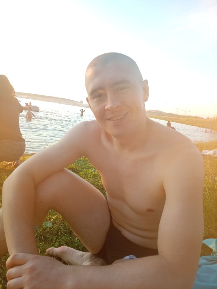  ,   Artur, 29 ,   ,   