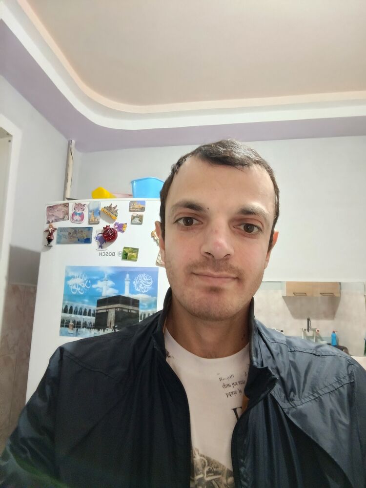  48218351  , 32 ,    