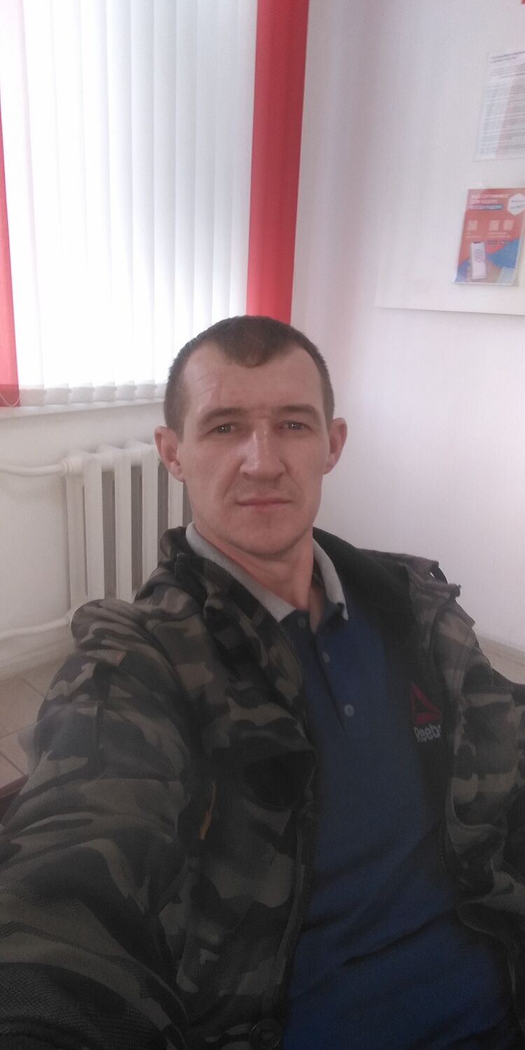  28691381  Ivan, 41 ,    