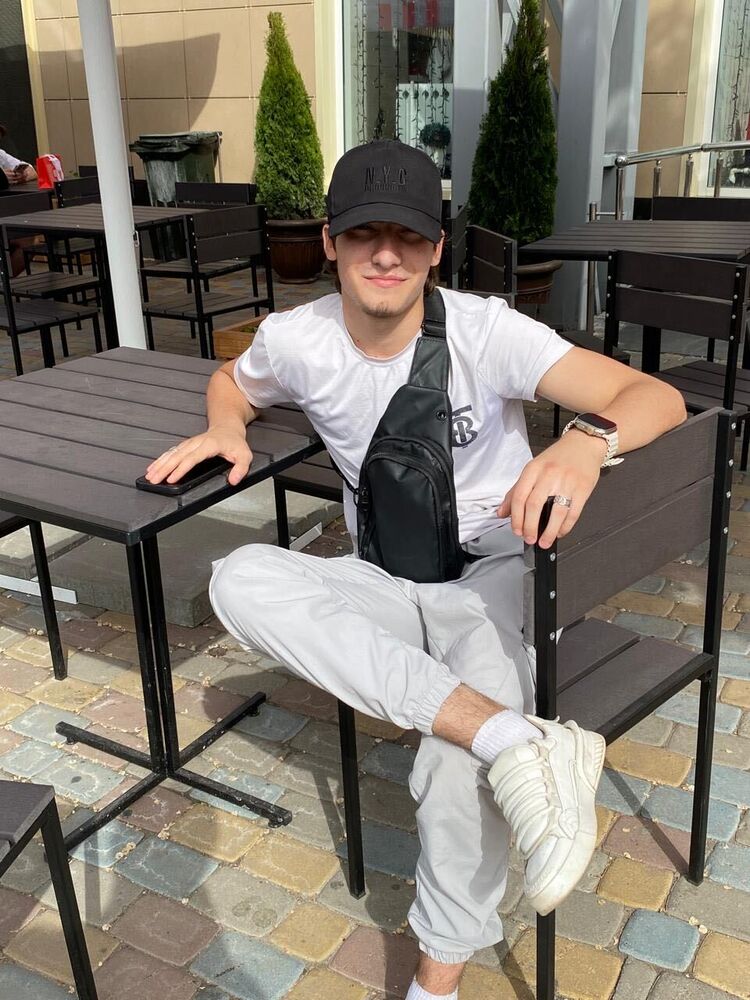 ���� 42832671 ����� ��������, 20 ���, ���� ���������� � �������-��-����