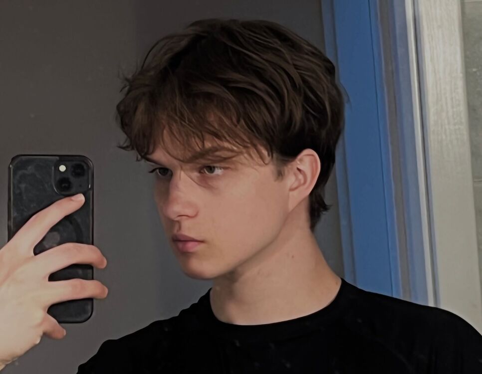  53976021  Ihor, 19 ,    