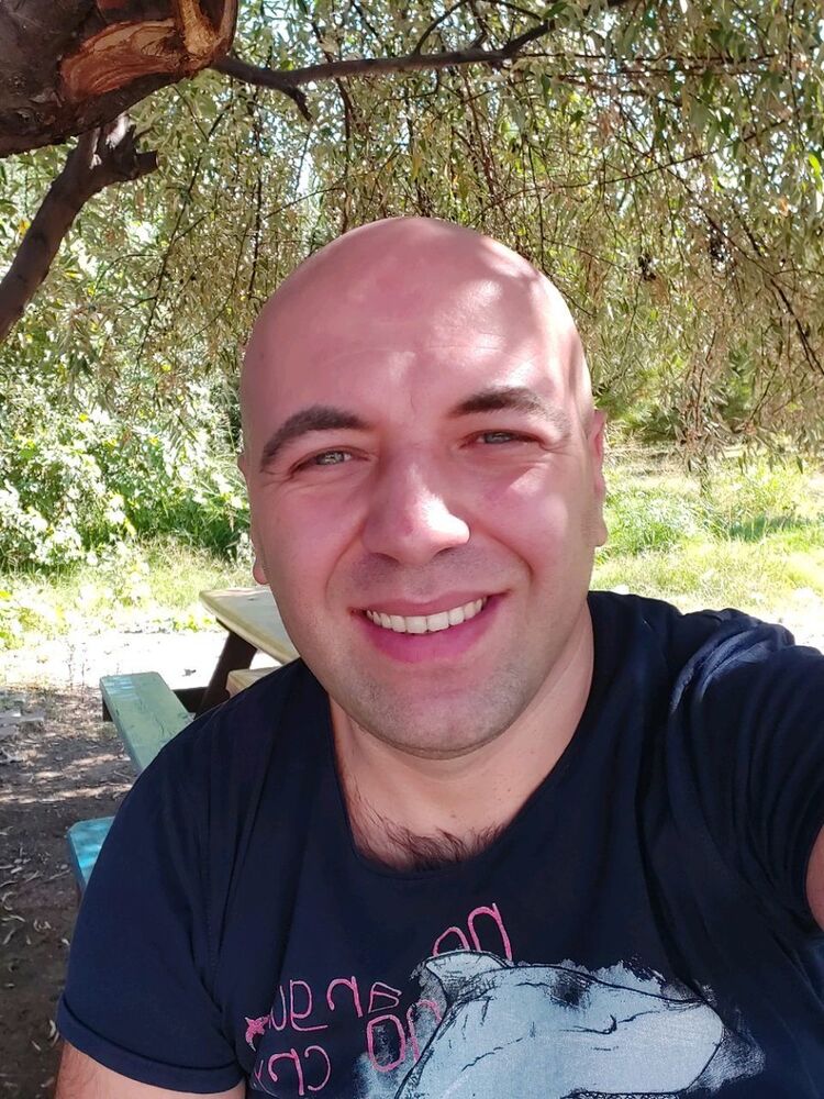  18189481  Omerhopayli, 42 ,    