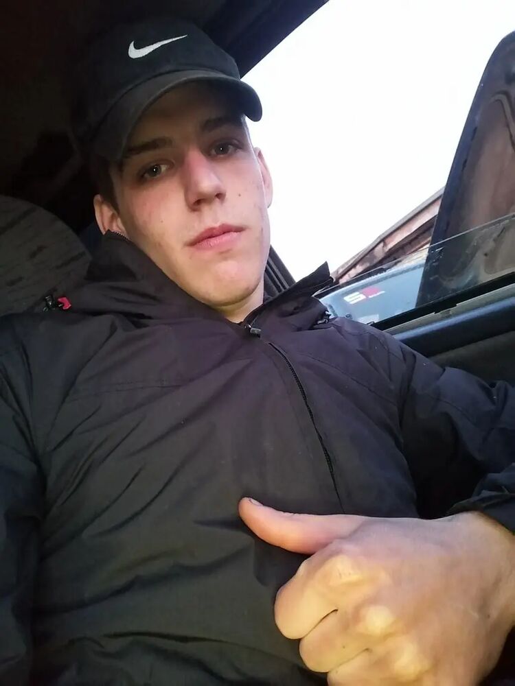  28605111  Artyom, 27 ,     