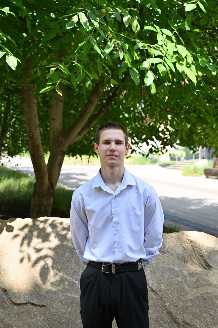  52284111  , 19 ,    --