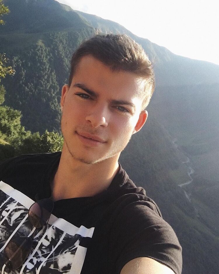  ,   Maxim, 25 ,   ,   
