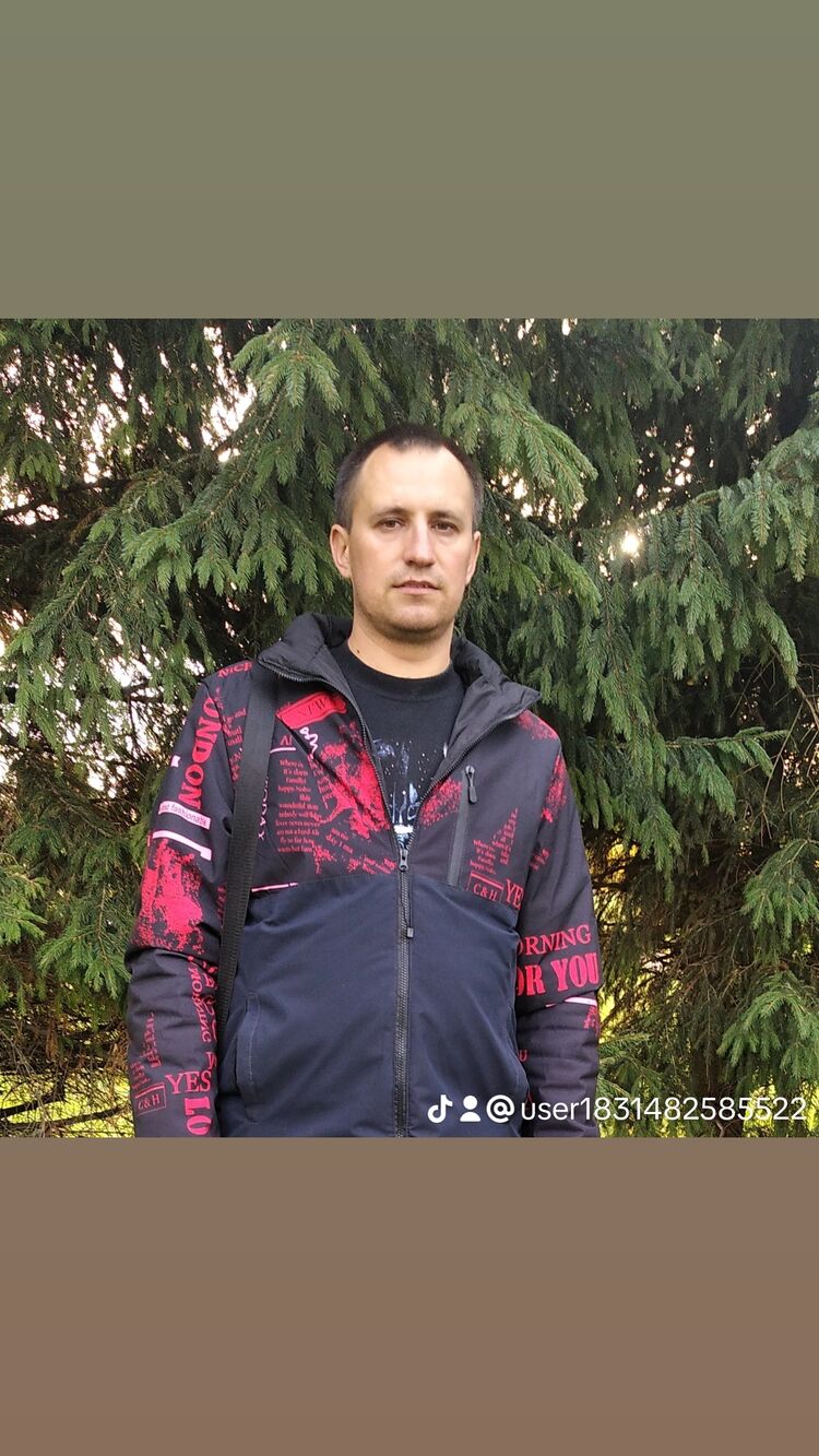  41878941  Sergei, 40 ,    