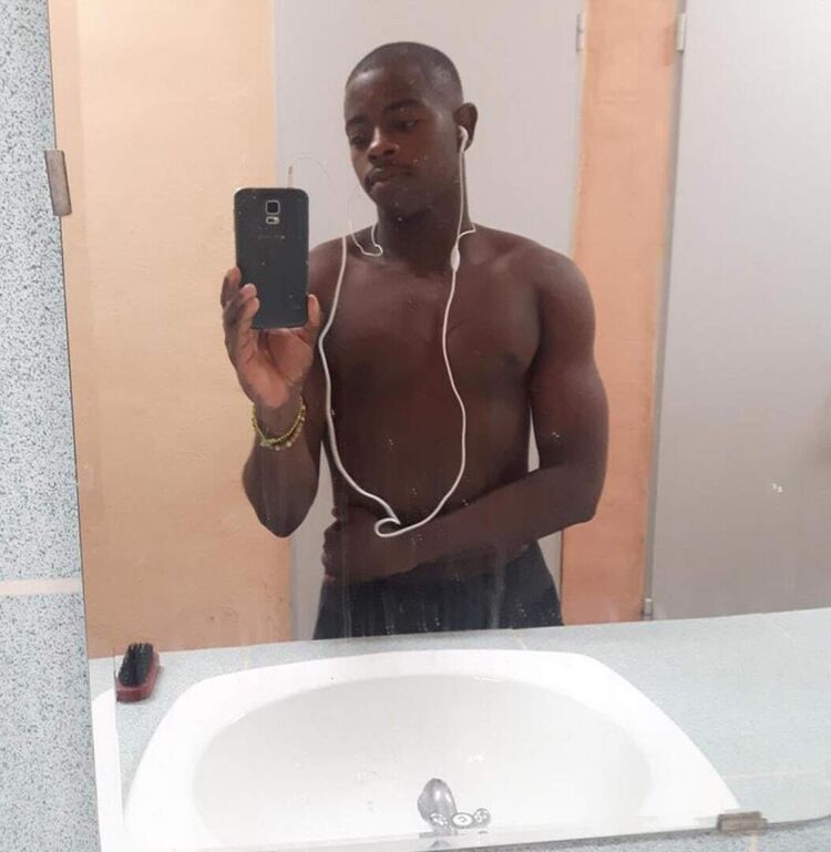  32448671  Raymond, 26 ,    