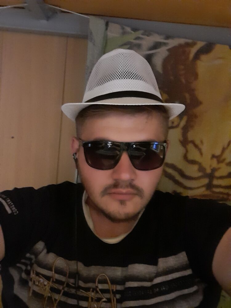  48023081  Alexey, 26 ,    